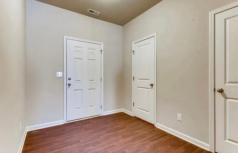 Building Photo - 3347 Blue Springs Walk