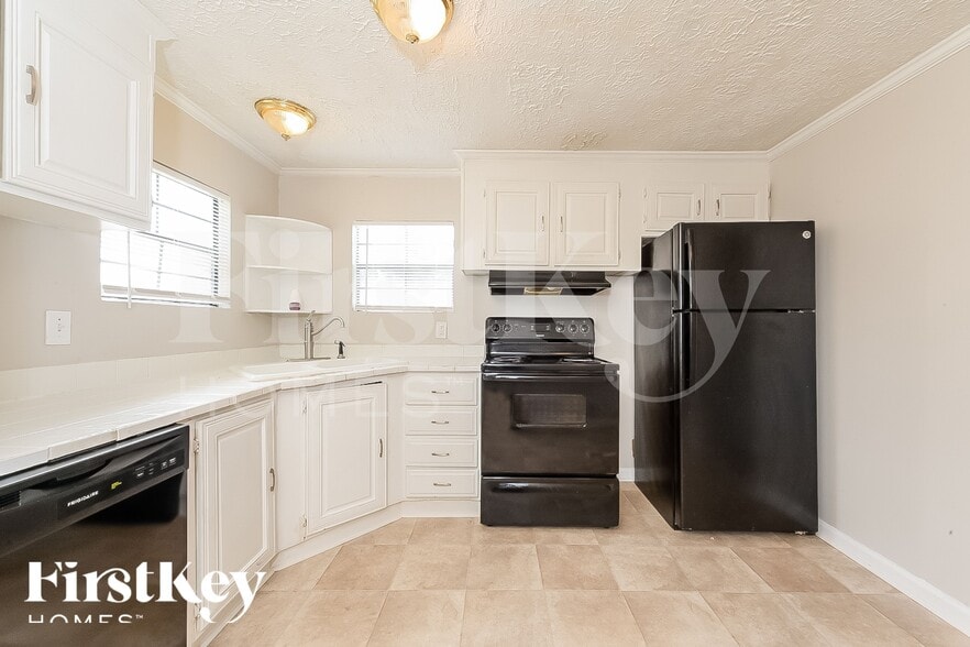 Building Photo - 160 Sherwood Loop