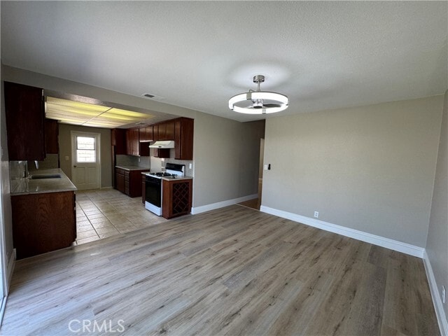 Building Photo - 4037 S Ellesford Ave