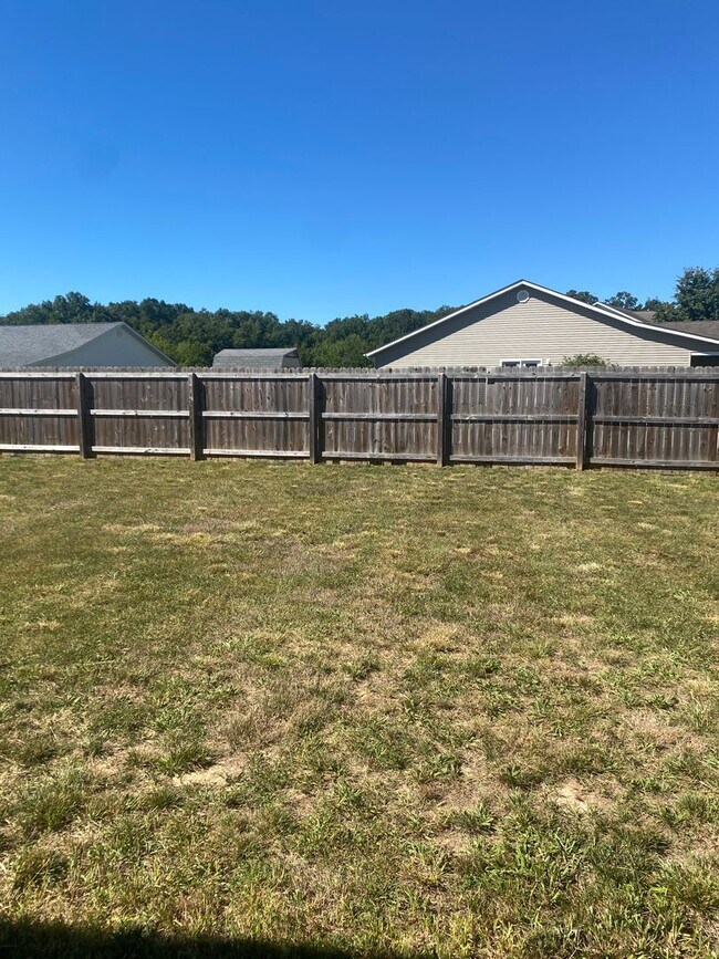 Building Photo - 16830 Huntington Ln