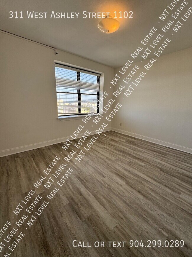 Building Photo - 311 W Ashley St