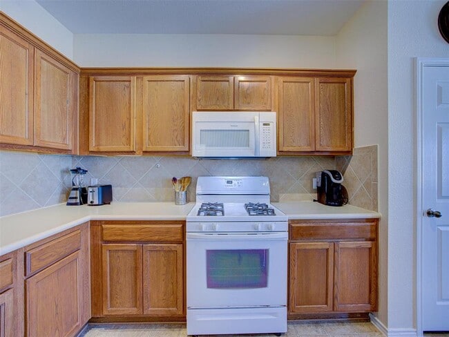 Building Photo - 120 Gila Cliff Dr