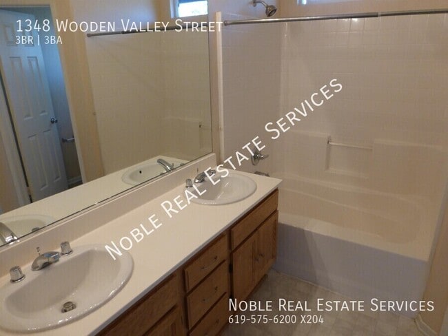 Building Photo - 1348 Wooden Valley St