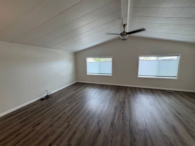 Building Photo - 9331 E Navajo Pl