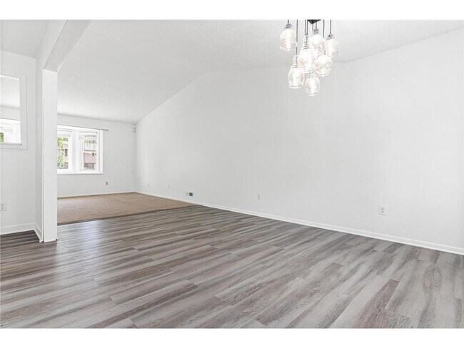 Building Photo - 1716 Evergreen Dr