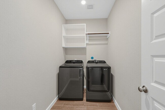 Building Photo - 5123 Morrison Dr