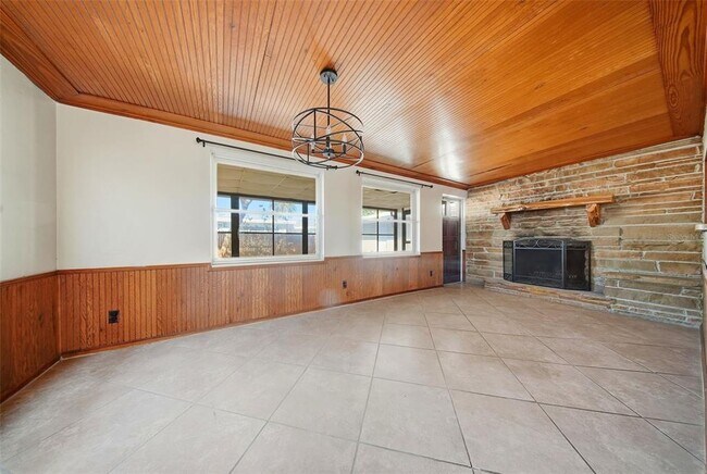 Building Photo - 11373 62nd Ave N