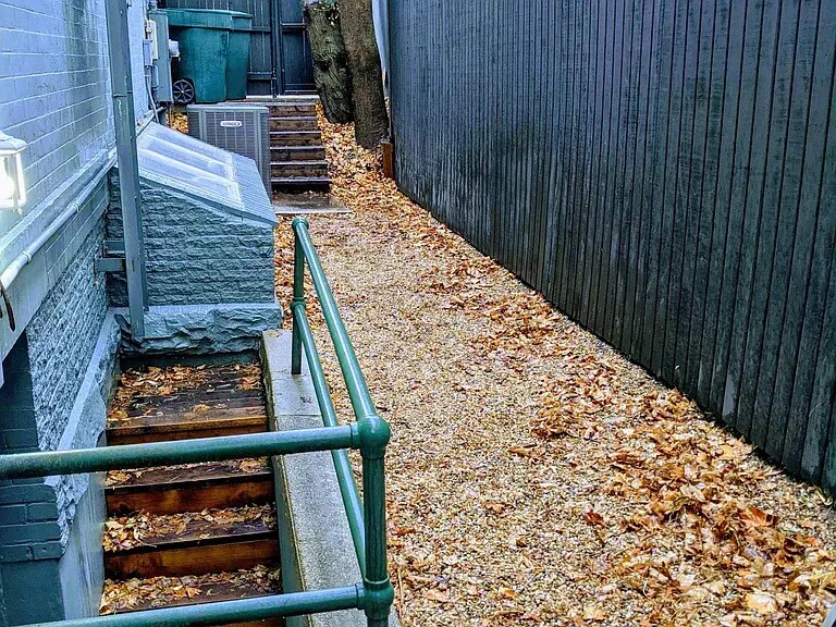 Building Photo - 943 E South Temple