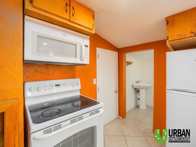 Building Photo - Charming 1-Bedroom Home with Cozy Upgrades in Spokane