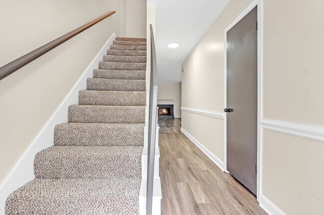 Building Photo - 1838 Quail Park Cir