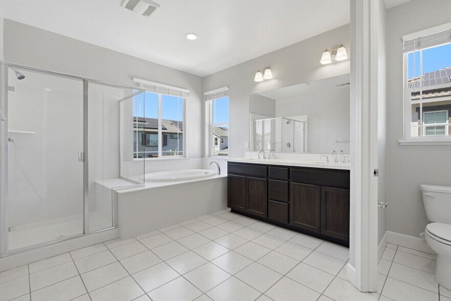 Building Photo - 453 Diamond Peak Ln