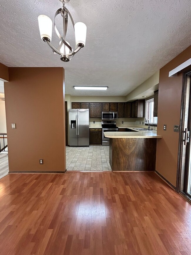 Building Photo - Spacious 3-Bedroom, 1-Bath Home with Garage & Basement in La Vista