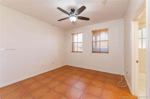 Building Photo - 632 SW 107th Ave