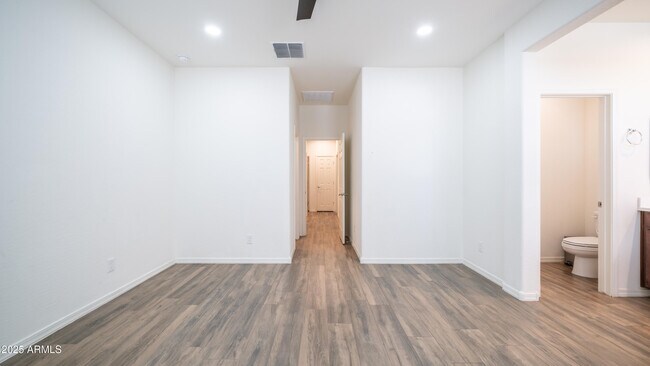 Building Photo - 10872 W Marshall Ave