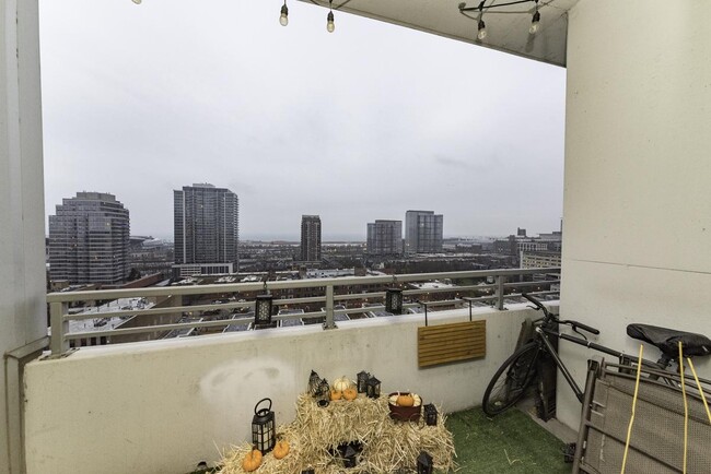 Building Photo - 2 bedroom in Chicago IL 60616