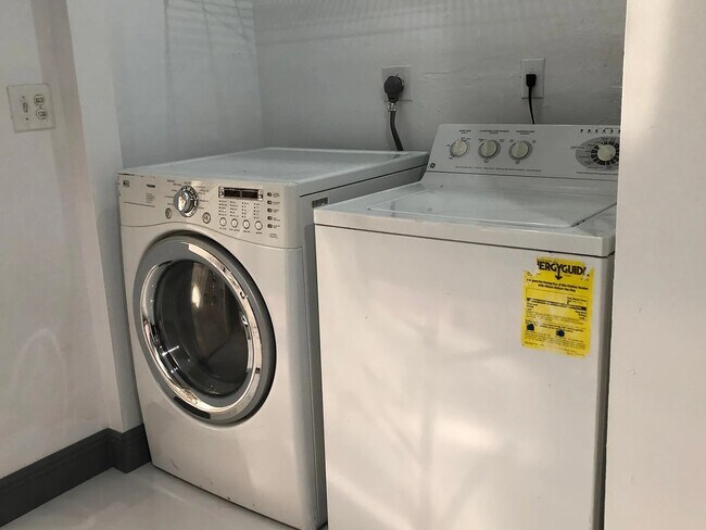 Building Photo - 8280 NW 36th St