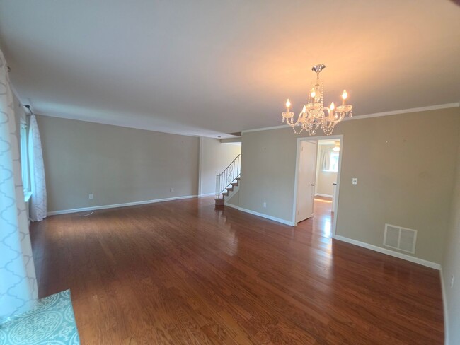 Building Photo - 918 Merritt Dr