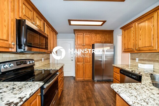 Building Photo - 3 Bedroom Pet-Friendly Home in Red Oak, TX with Main Street Renewal