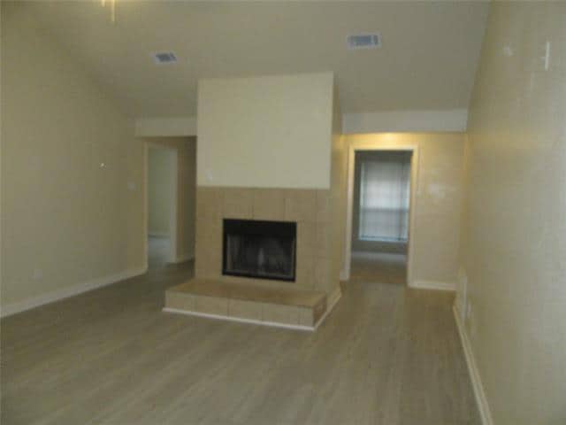 Building Photo - 1345 Roan Dr