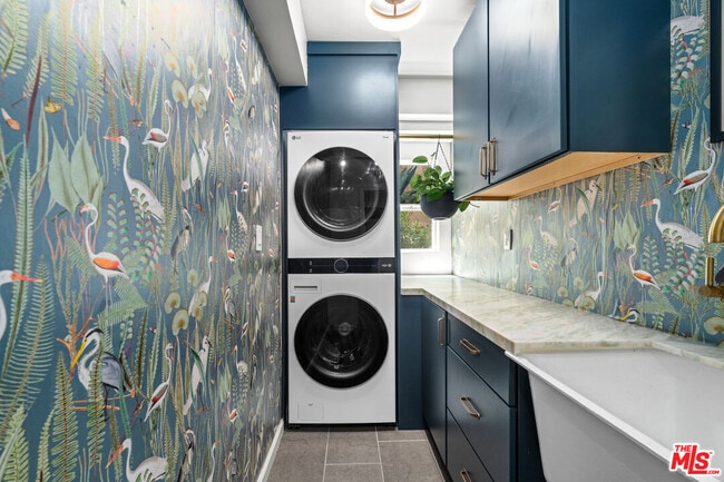 Building Photo - 10275 Oletha Ln