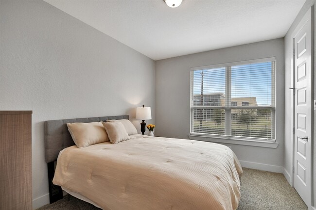 Building Photo - 119 E 43rd St