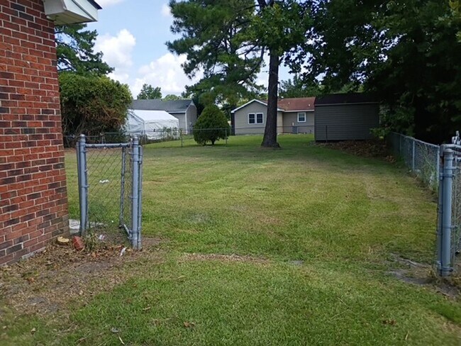 Building Photo - 410 Rams Rd