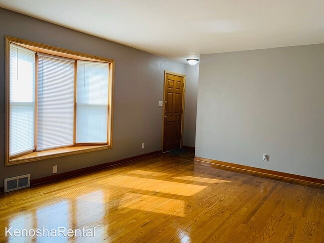 Building Photo - 3 br, 1 bath House - 7807 28th Avenue