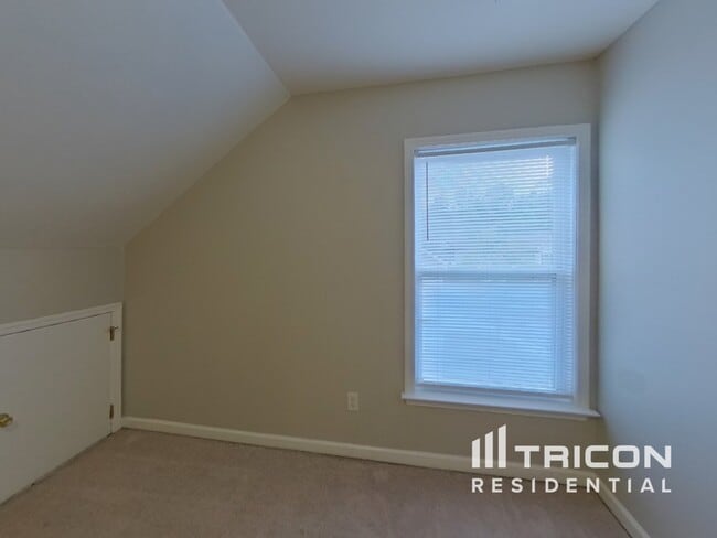 Building Photo - 5371 Lakerock Dr SW