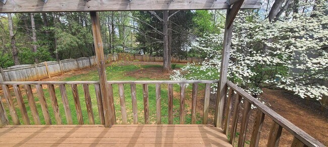 Building Photo - 709 NC-801