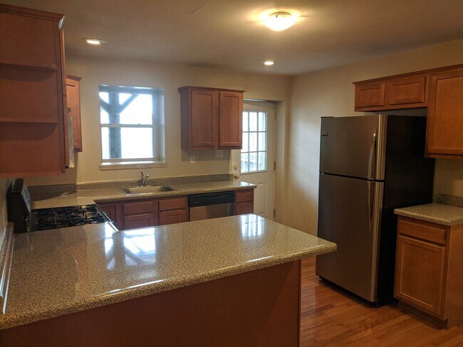 Building Photo - 254 37th St