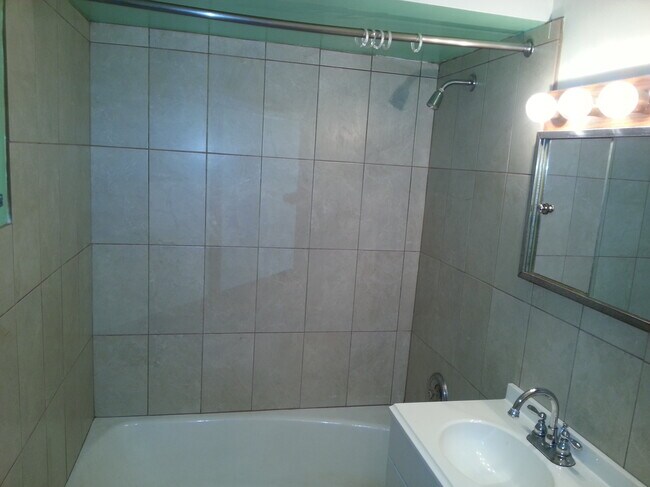 Building Photo - 9437 Burlington Ave