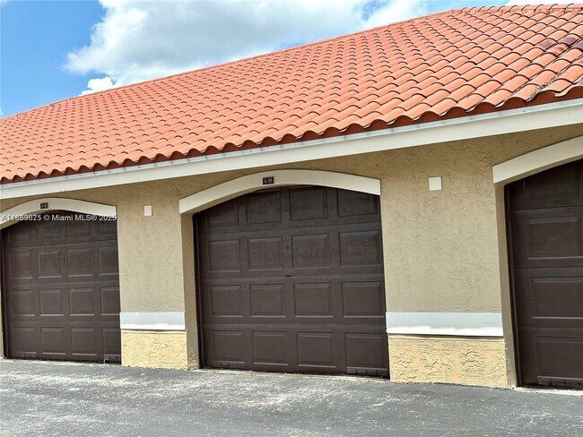 Building Photo - 231 SW 116th Ave