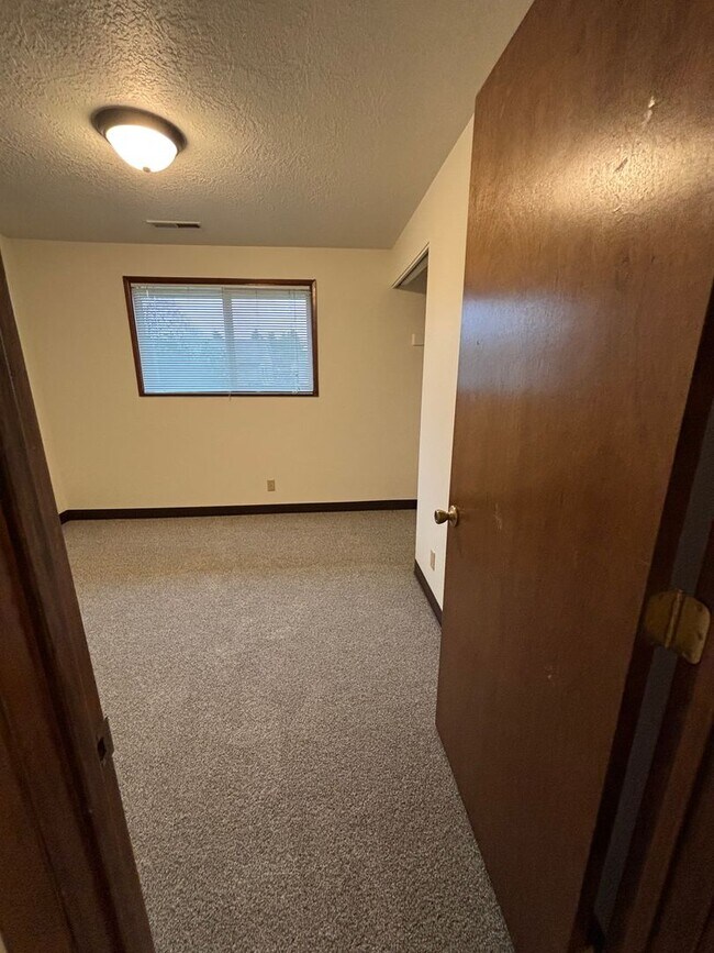 Building Photo - Charming 3-Bedroom 2 Bath Home in SE Salem