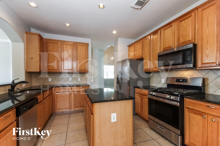 Building Photo - 1002 Alp Springs Ln