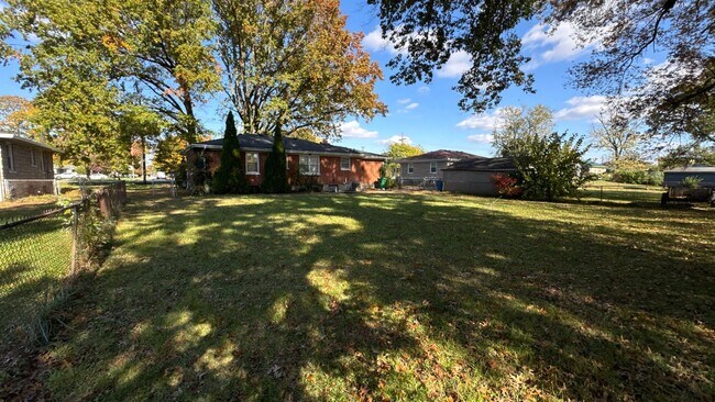 Building Photo - 5908 Ashby Ln