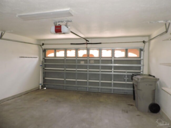 Building Photo - 345 Mirabelle Dr