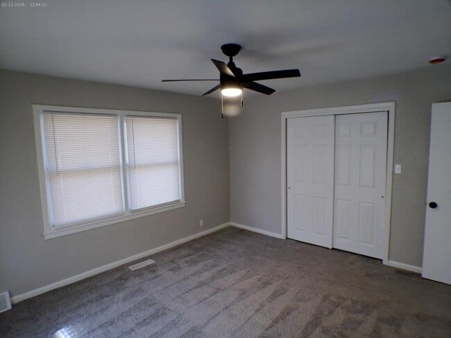 Building Photo - 2815 S Hawthorne Ave