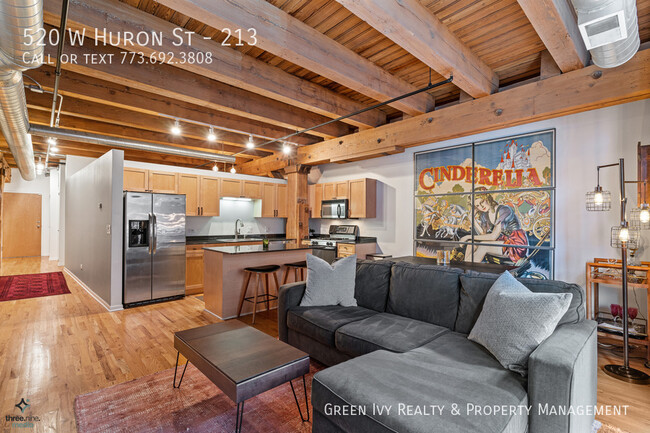 Building Photo - Gorgeous, River North, 1 Bed Loft with Pri...