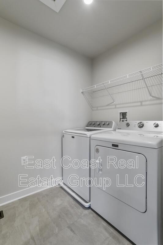 Building Photo - 632 Perspective Pl