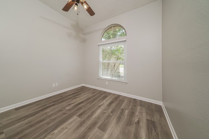 Building Photo - 2210 Westview Trail