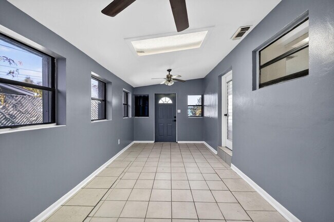 Building Photo - 501 Emil Ave