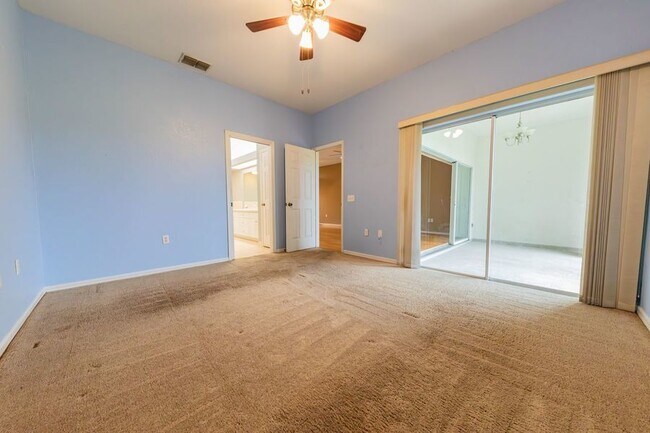 Building Photo - 38 Enclave Dr