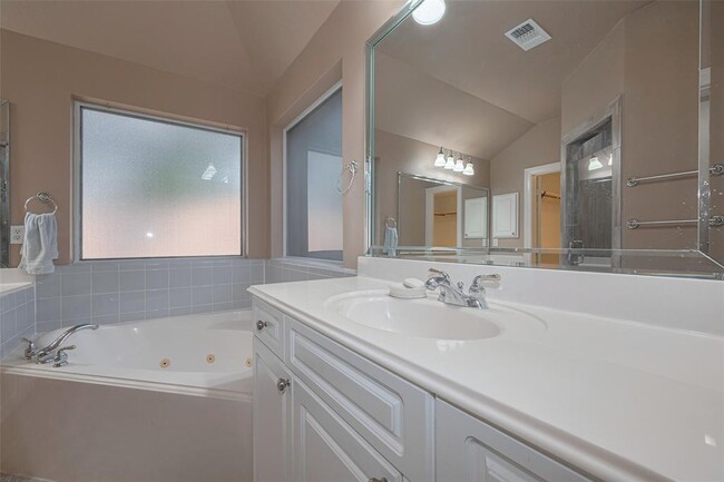 Building Photo - 2310 Sand Ct