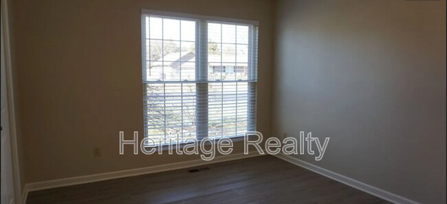 Building Photo - 867 Westgate Dr