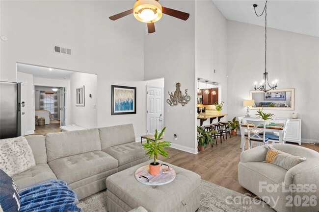 Building Photo - 19843 Henderson Rd