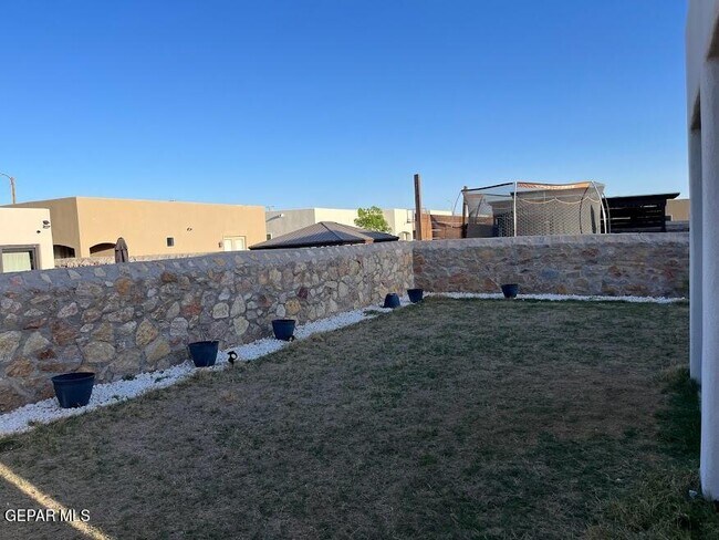 Building Photo - 1144 Morton Pl