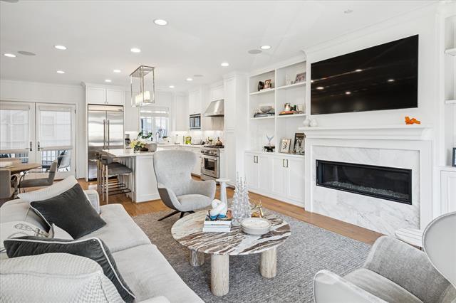 Building Photo - 3420 Rosedale Ave