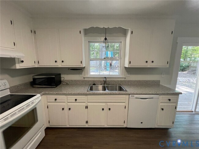 Building Photo - 115 Big Meadows Terrace