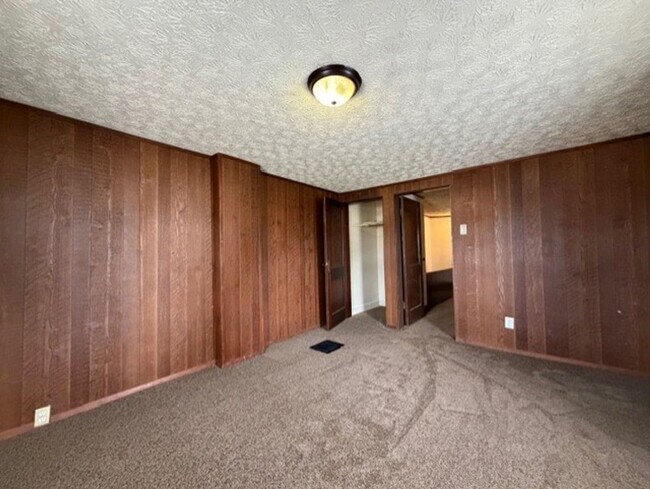 Building Photo - 1961-1963 Kenton St.