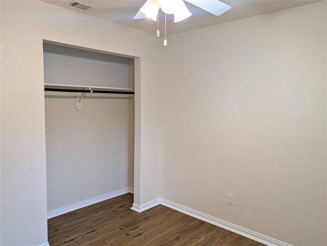 Building Photo - 16136 Brettwood Ln